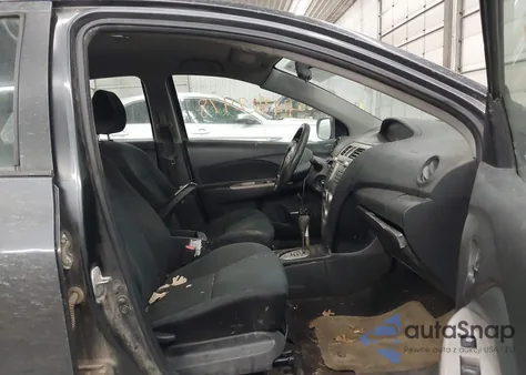 2010 Toyota Yaris z USA, uszkodzony, nr VIN JTDBT4K37A1366676